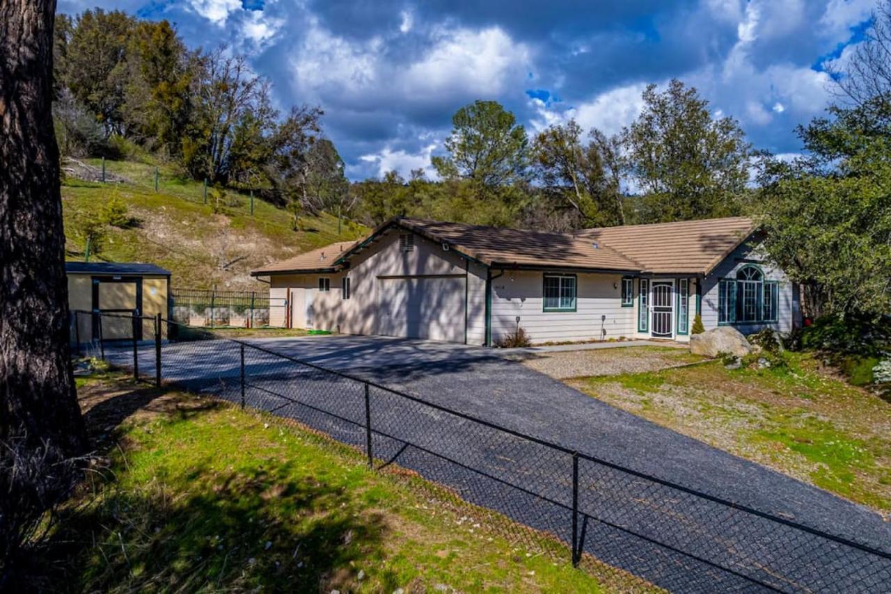 Mystic Mountain Villa, 14 Miles From Yosemite Oakhurst Luaran gambar